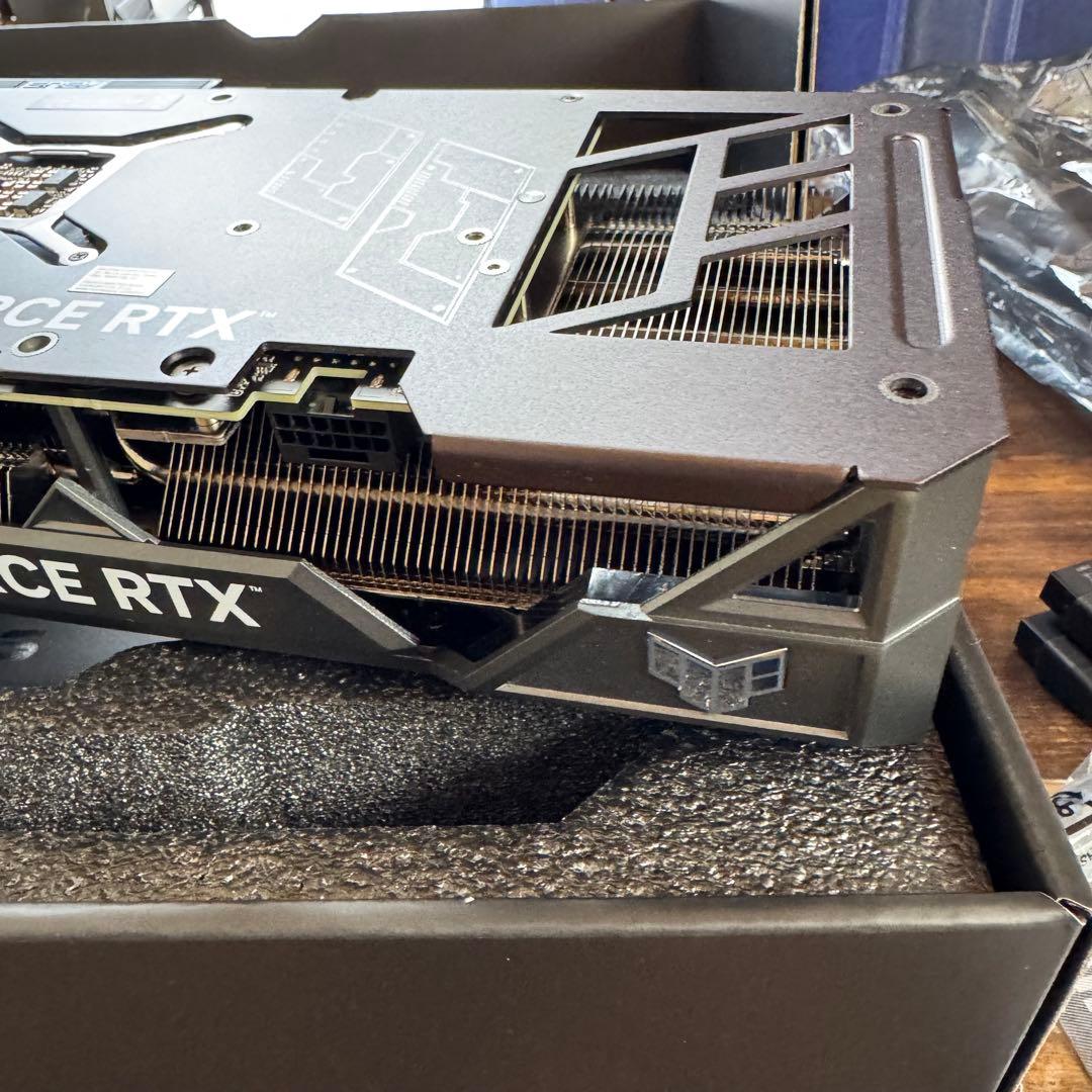 グラフィックボード・グラボ・ビデオカード ASUS TUF RTX 4070 ti Super 16GB