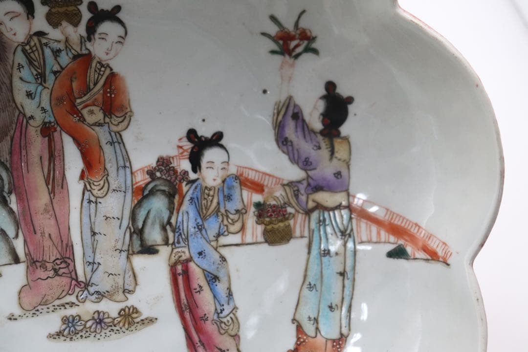 ※中国　大清康熙年製銘　美人紋高足花口皿　送料込み0814