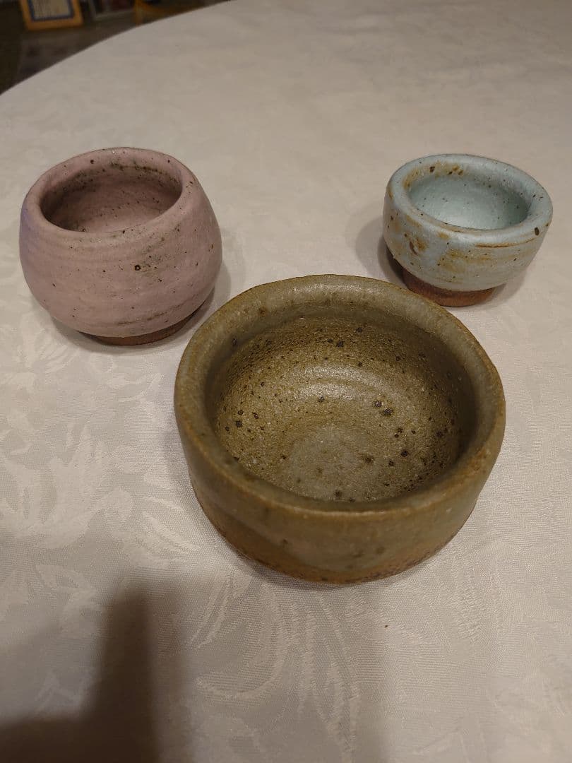 陶器製カラフル茶碗３個セット ロクロ作品 ２０２５年作。陶芸家(たまご)