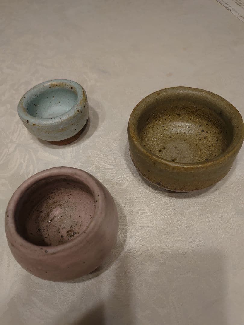 陶器製カラフル茶碗３個セット ロクロ作品 ２０２５年作。陶芸家(たまご)