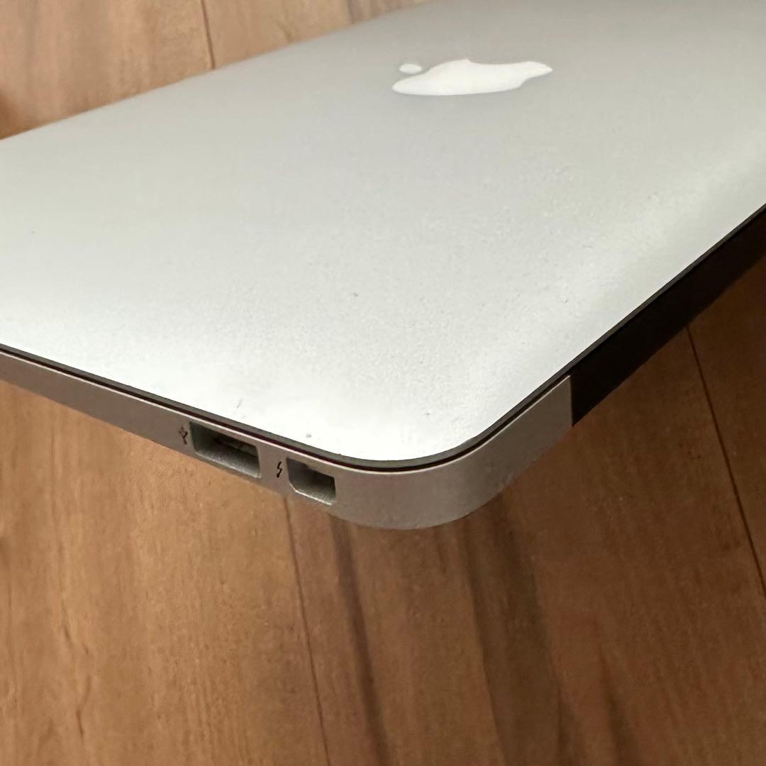 SUUMO 公式アカウント01　【美品】MacBook Air 11インチ