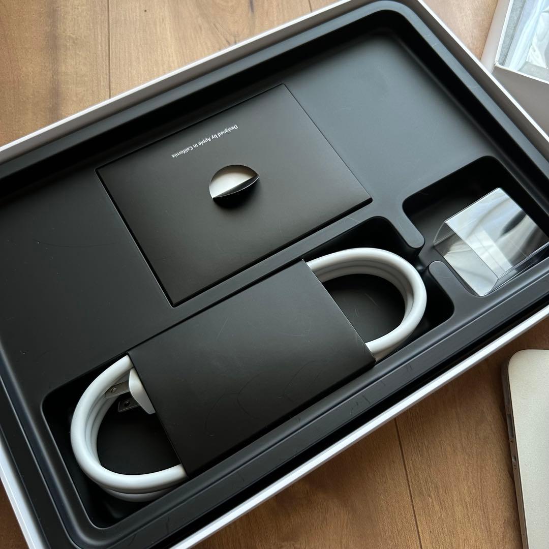 SUUMO 公式アカウント01　【美品】MacBook Air 11インチ
