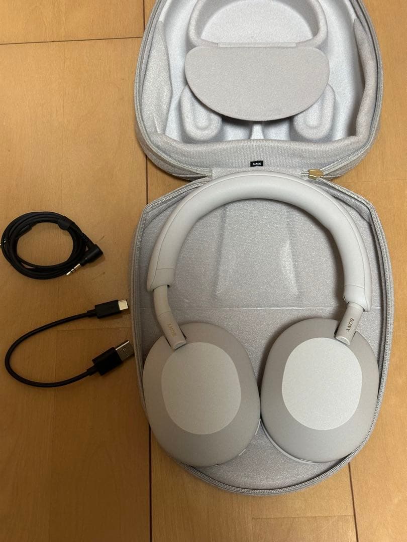 極美品　sony WH-1000XM5 ワイヤレスヘッドホン