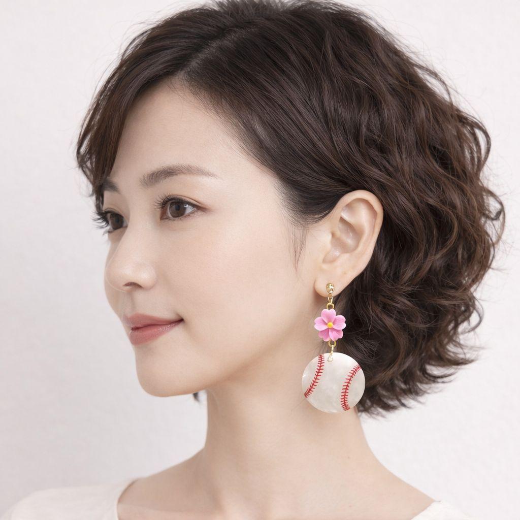 春限定⚾️数量限定⚾️ピンクの桜フラワーと大ぶり シェル調野球ボールのピアス⚾️