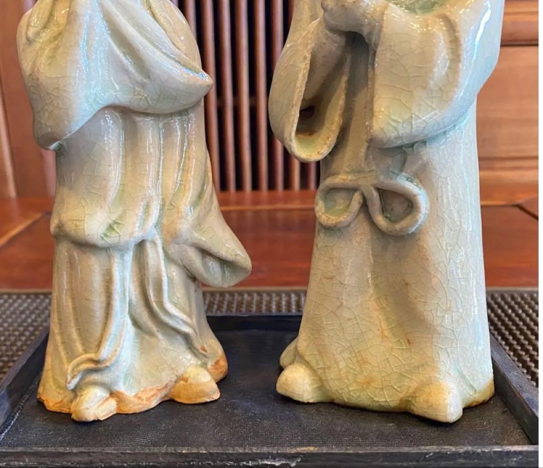 アンティーク・宋代景徳鎮窯・青白磁（影青）一対人物俑 ・鑑賞ケース ・２点セット