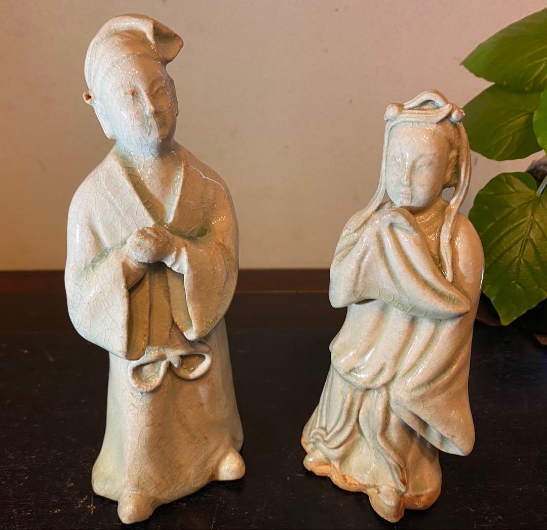 アンティーク・宋代景徳鎮窯・青白磁（影青）一対人物俑 ・鑑賞ケース ・２点セット