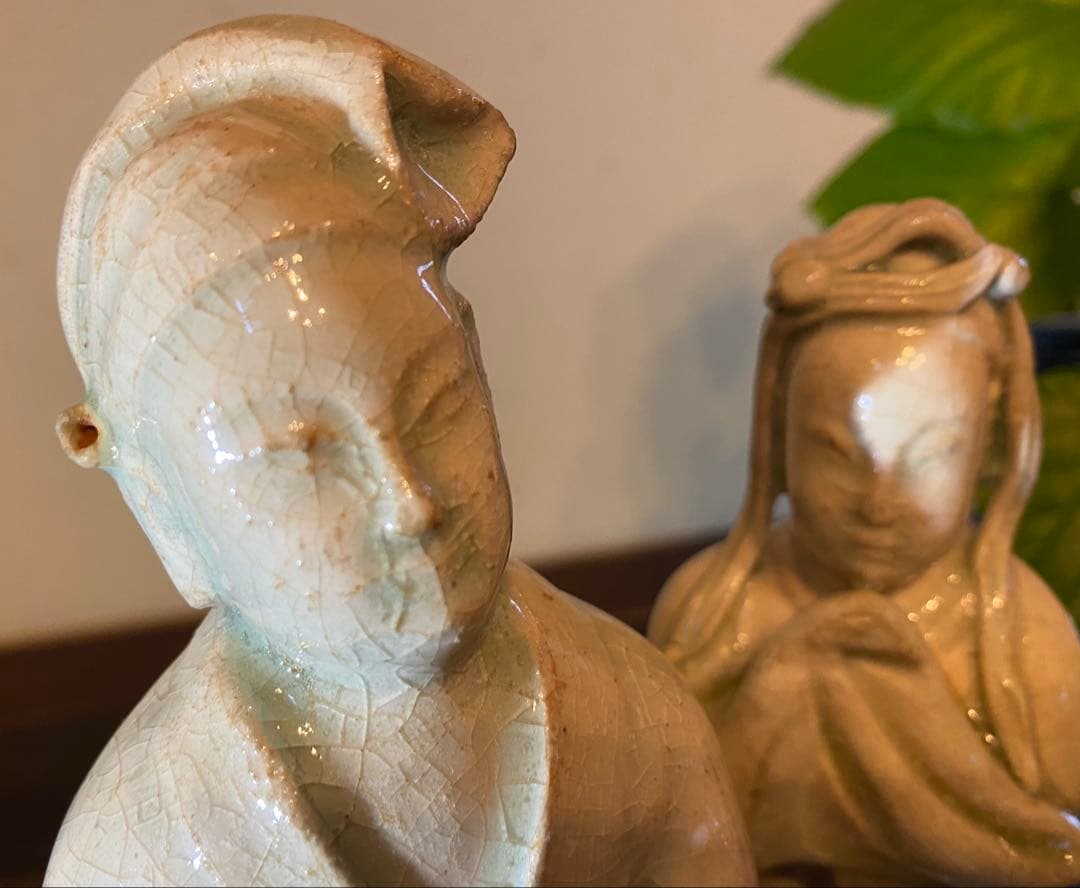 アンティーク・宋代景徳鎮窯・青白磁（影青）一対人物俑 ・鑑賞ケース ・２点セット