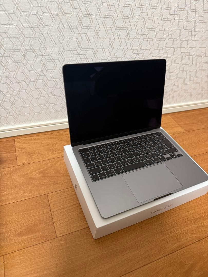 【美品】MacBook Air 13インチM2 2022 16GB/512GB