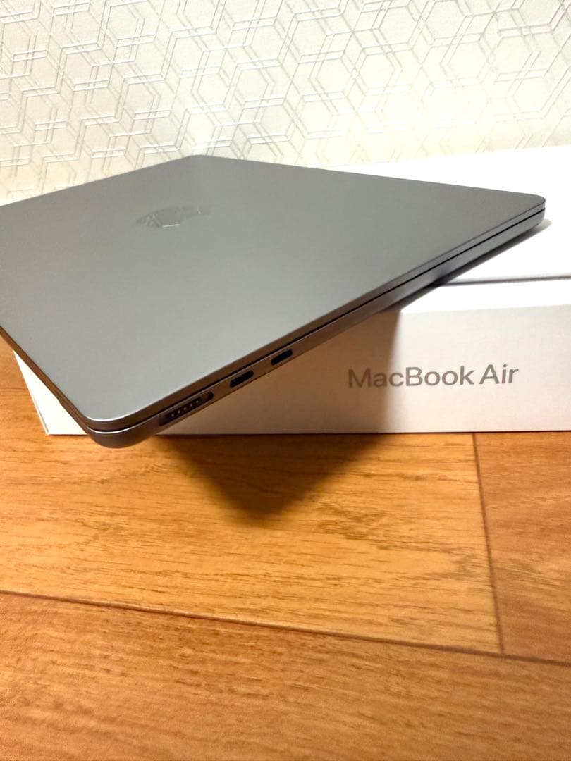 【美品】MacBook Air 13インチM2 2022 16GB/512GB