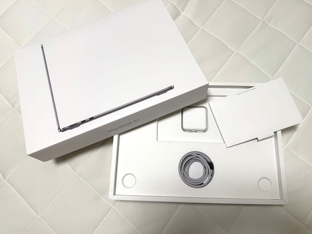 【美品】MacBook Air 13インチM2 2022 16GB/512GB