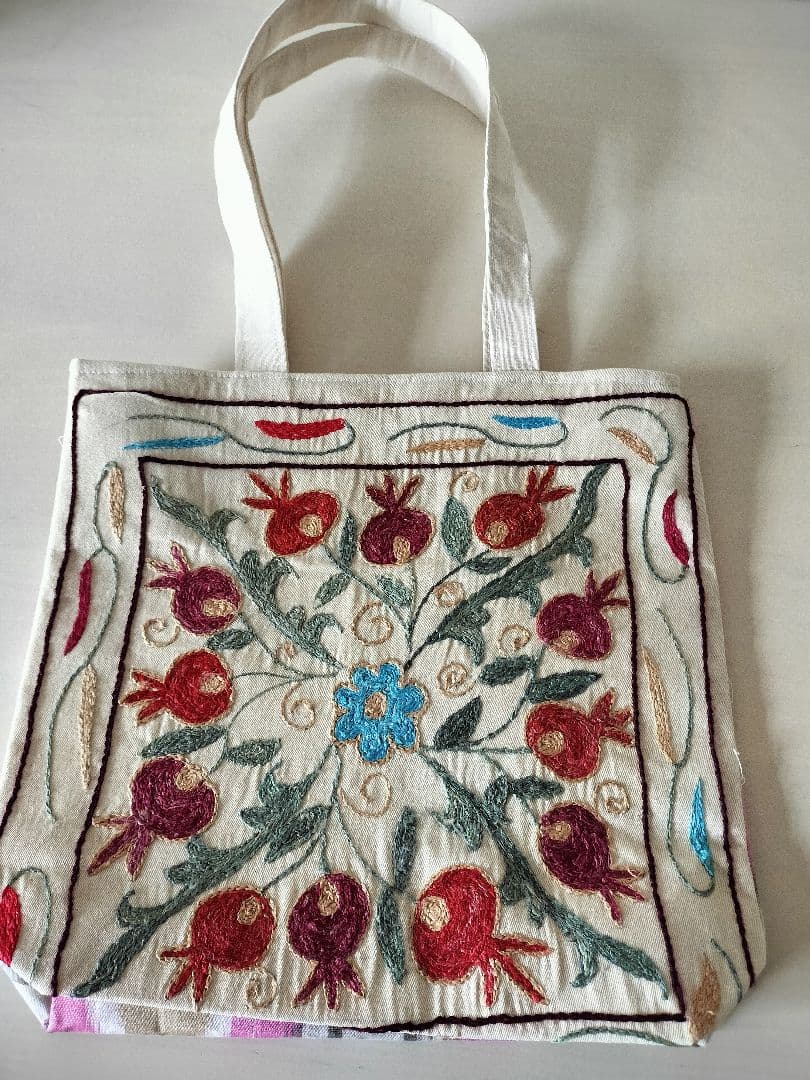 ウズベキスタン製 シルク手刺繍スザニ トートバッグ（ハンドメイド）