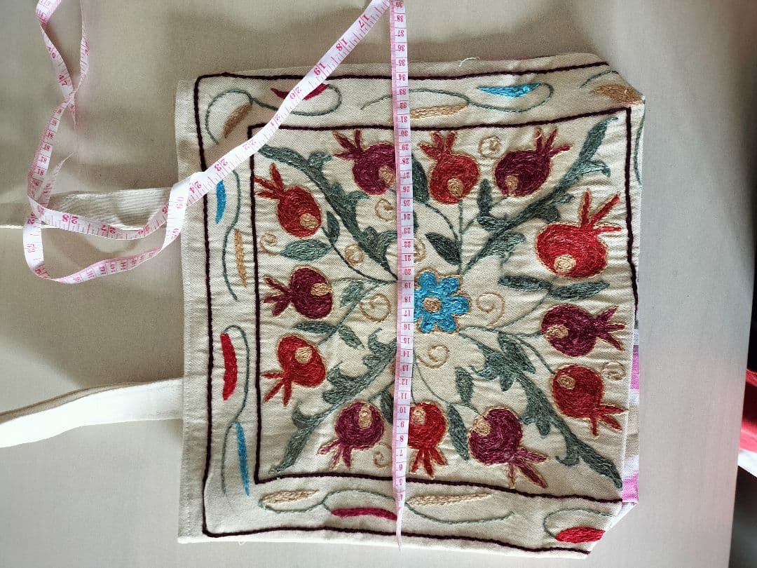 ウズベキスタン製 シルク手刺繍スザニ トートバッグ（ハンドメイド）
