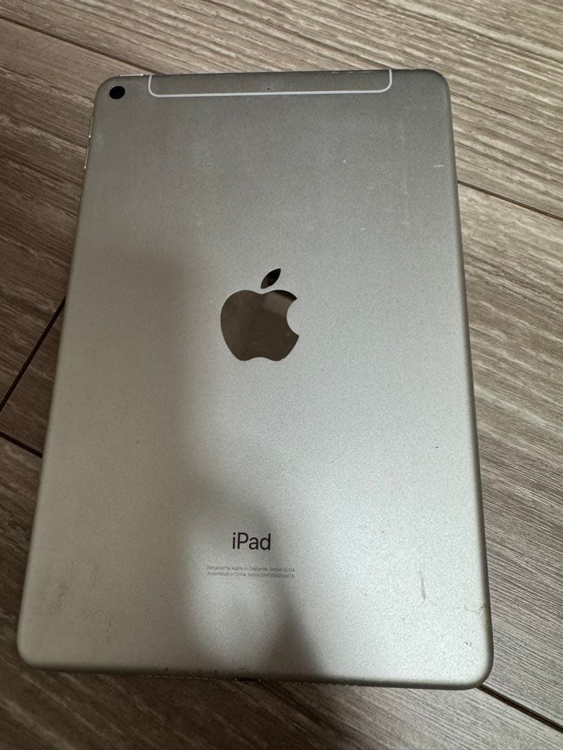 Apple iPad mini 第五世代　シルバー 本体