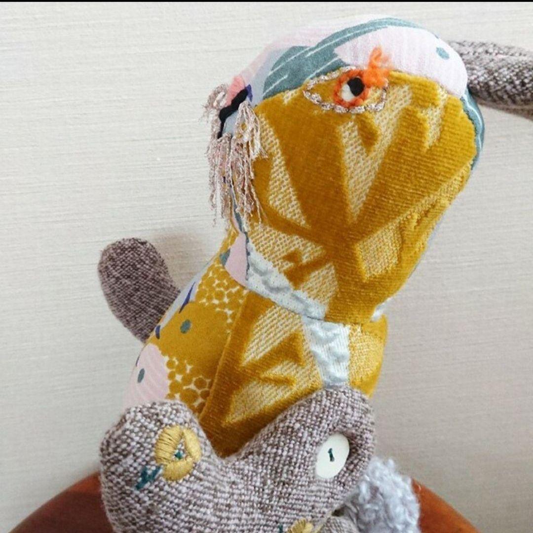 希少 人気カラー ミナペルホネン ナタリーレテ ウサギのPOMPON