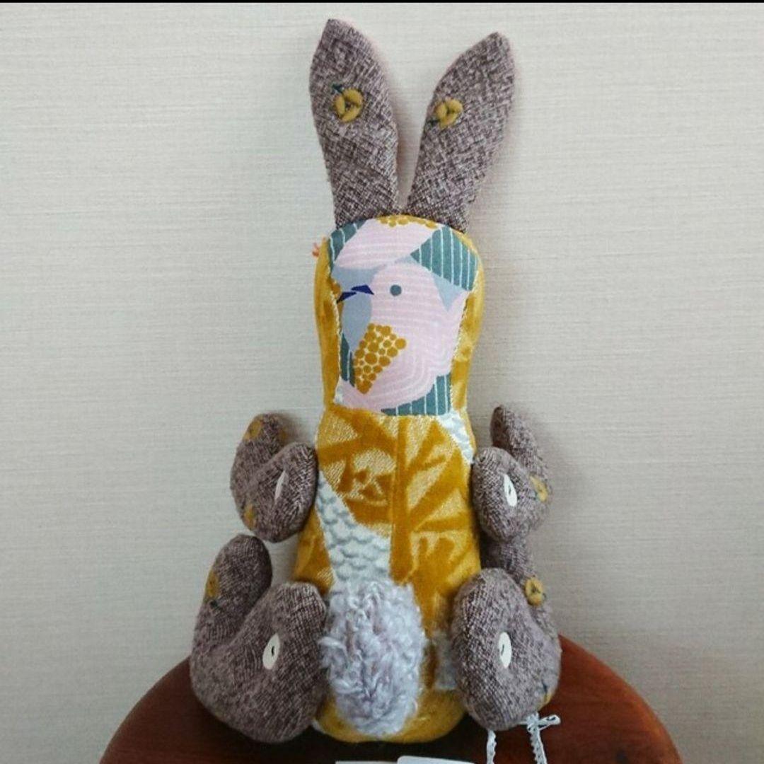 希少 人気カラー ミナペルホネン ナタリーレテ ウサギのPOMPON