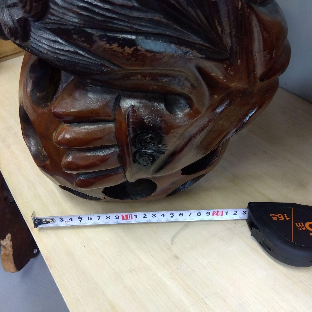 木製玉乗り獅子彫刻 　左玉乗り　②　厄除け