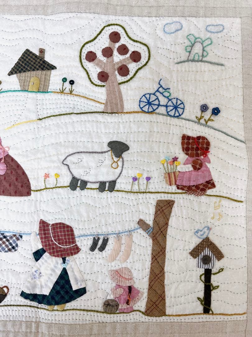 スーちゃんファミリー　タペストリー　ハンドメイド　パッチワーク