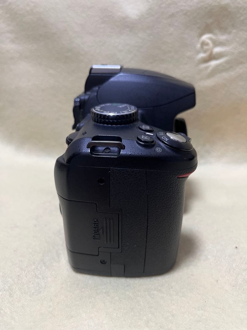 美品 Nikon D3000 デジタル一眼レフカメラ