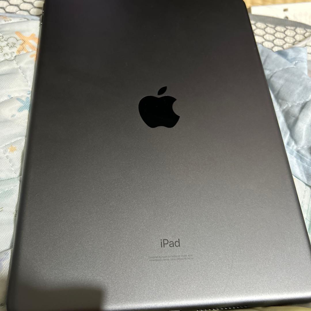 Apple iPad スペースグレー 本体　7世代　32GBジャンク横線