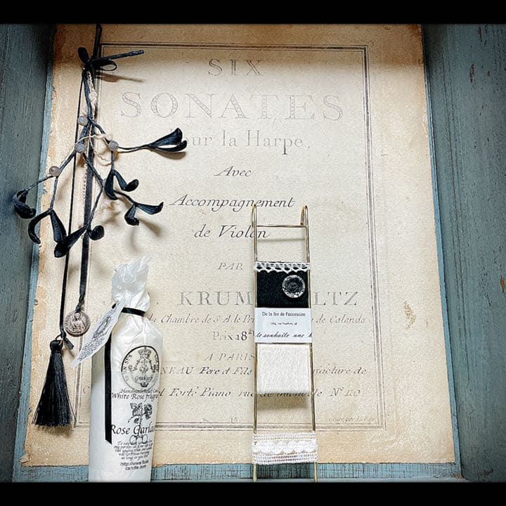 うさママちゃん専用  チェコガラスボタン付きゴールドラダー №10