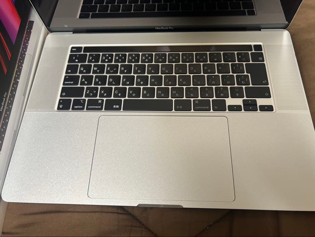 未使用　当時40万購入MacBook Pro 1TBシルバー おまけ多数