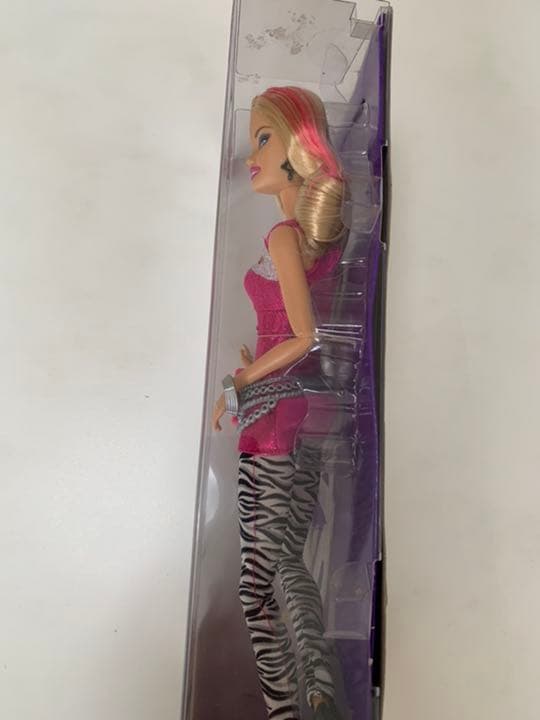 バービーフィギュア