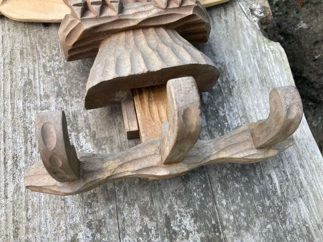 アイヌ　梟　フクロウ　木製　木工　彫刻　ハンガー　北海道　民芸品　高さ38cm