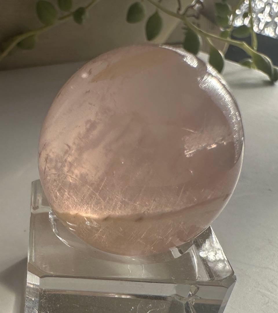 ホワイトガーデンスターローズクォーツ　スフィア28mm