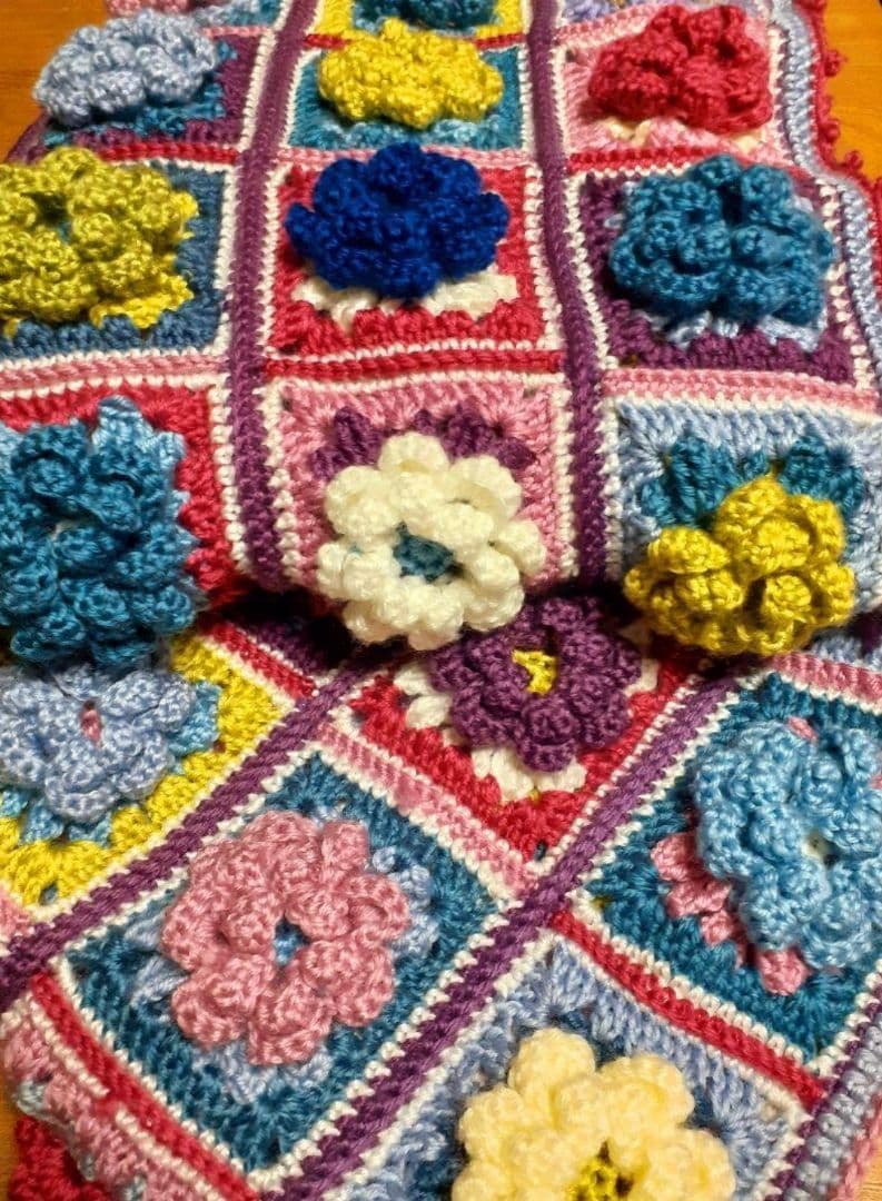 もこもこ モチーフ編み マルチカバー （サイズ約166×90㎝）