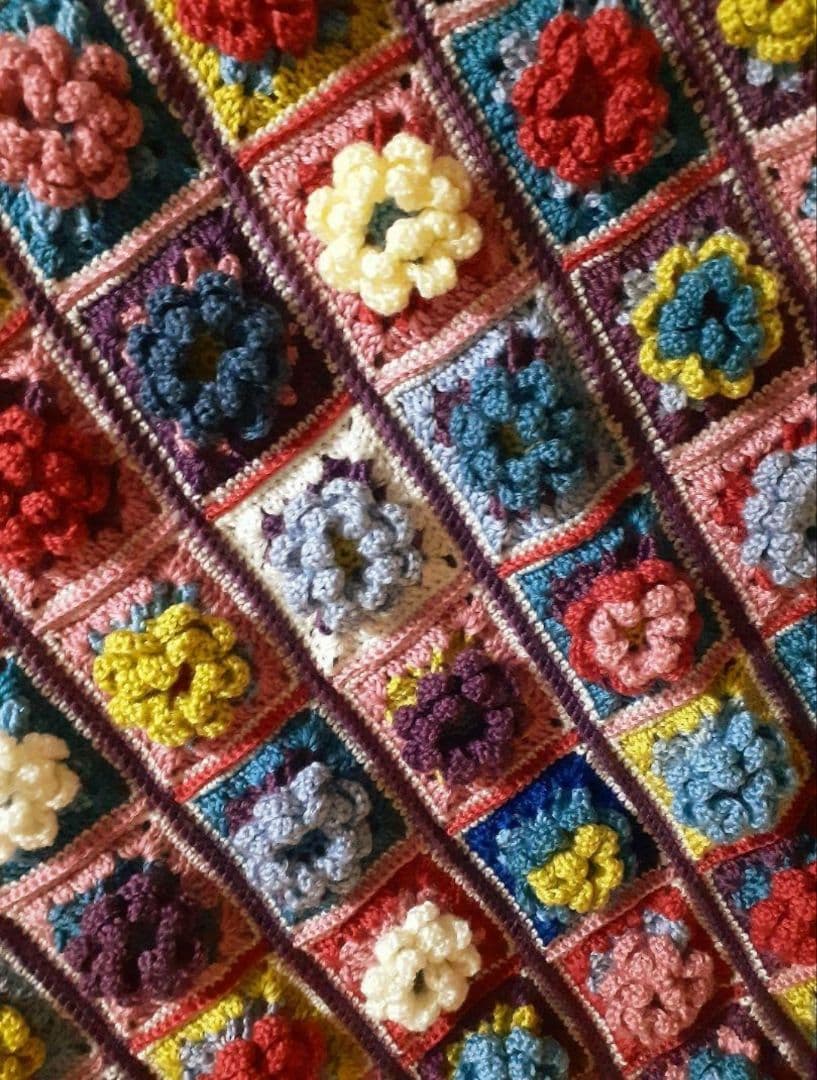 もこもこ モチーフ編み マルチカバー （サイズ約166×90㎝）