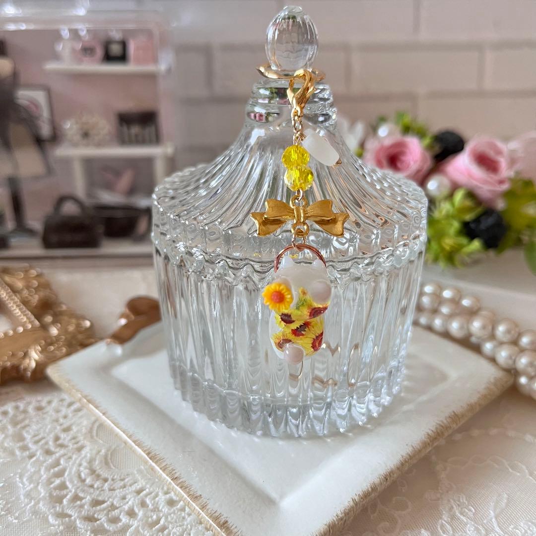 ฅ❤️ レジン　ねこ　パール　ひまわり　チャーム　ヘアゴム　キーホルダー