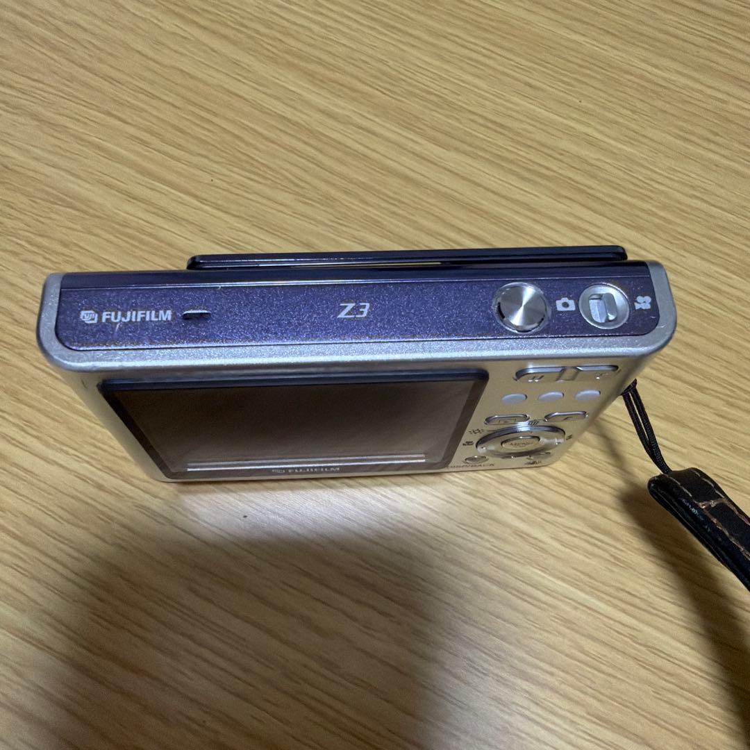 FUJIFILM FINEPIX Z3 　コンパクトデジタルカメラ