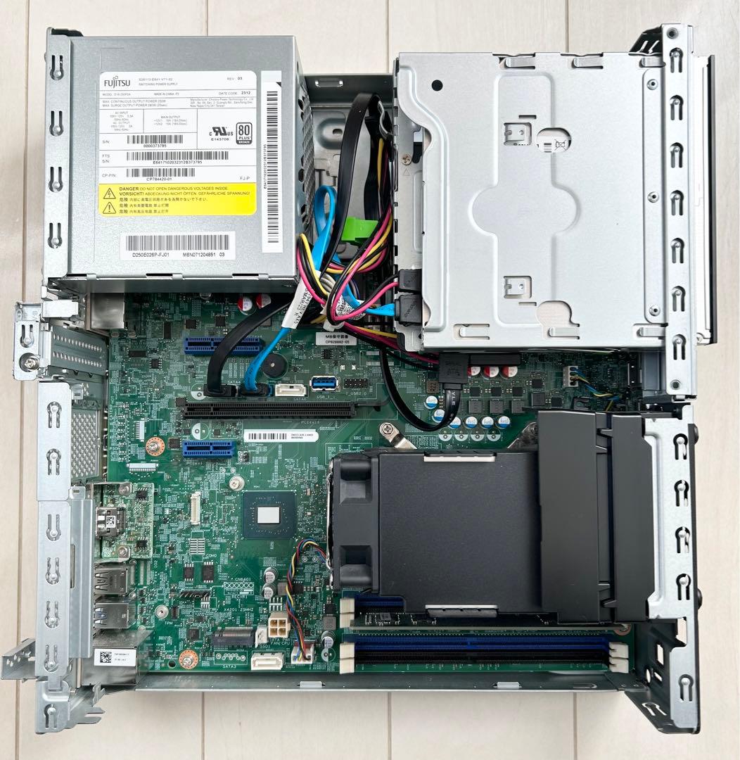 富士通 ESPRIMO D7012 i 5-12500 第12世代 SSD