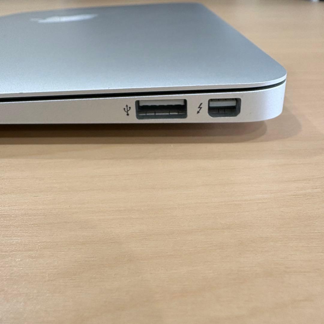 MacBook Air 11インチ Early2015 A1465