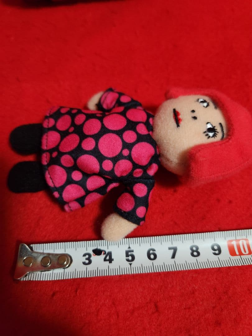 草間彌生 YAYOI プラッシュ　人形　ストラップ　マスコット やよいちゃん
