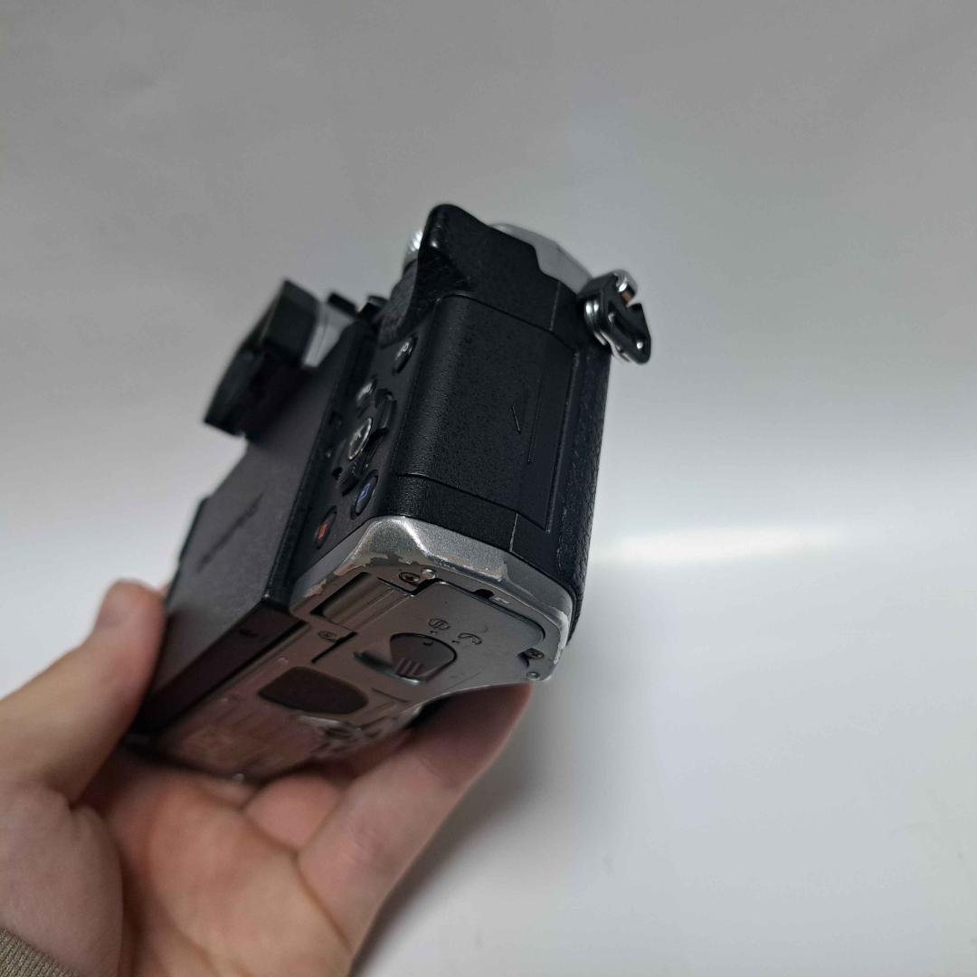 ※2/28まで OLYMPUS OM-D E-M5 MarkⅡ【中古美品】