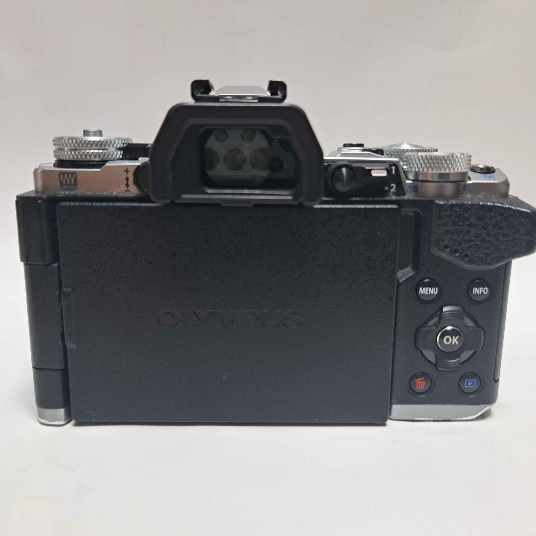 ※2/28まで OLYMPUS OM-D E-M5 MarkⅡ【中古美品】
