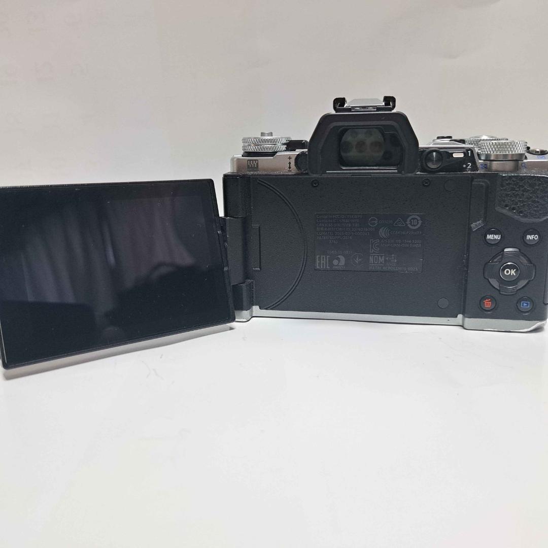 ※2/28まで OLYMPUS OM-D E-M5 MarkⅡ【中古美品】