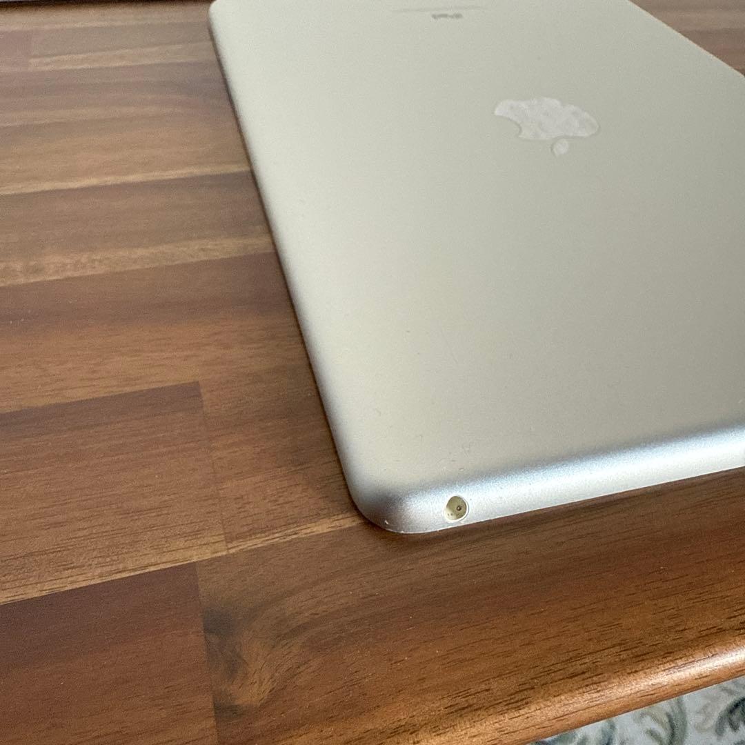 Apple iPad　第5世代　32G　 9.7インチ