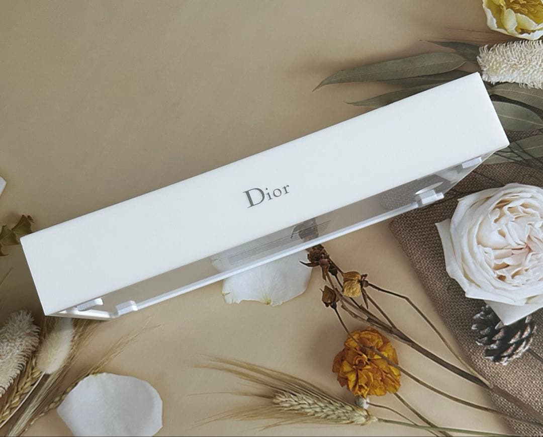ディオールティッシュボックス　プラスチック製　ホワイト　インテリア　DIOR