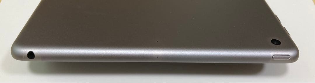 iPad 第5世代 Wi-Fiモデル 32GB 充電器付き　MP2F2J/A