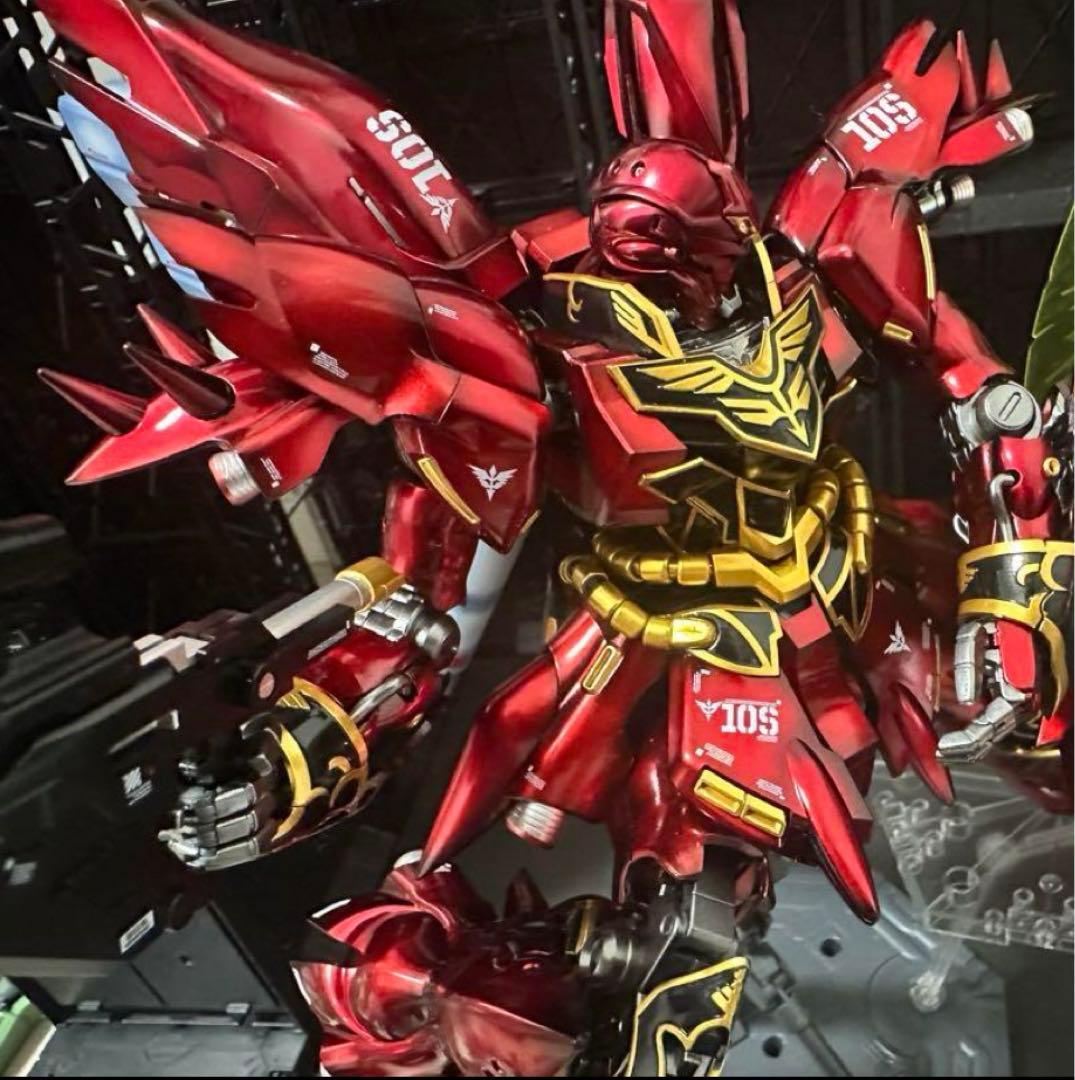 MG シナンジュver.ka塗装済み　完成品　台座付き