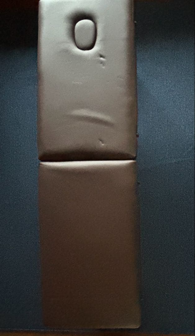 折りたたみ式のマッサージテーブル