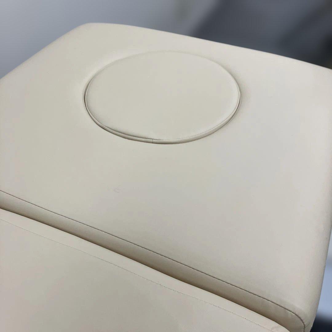 Nechura　ネチュラ　マッサージベッド　エステベッド　ベージュ