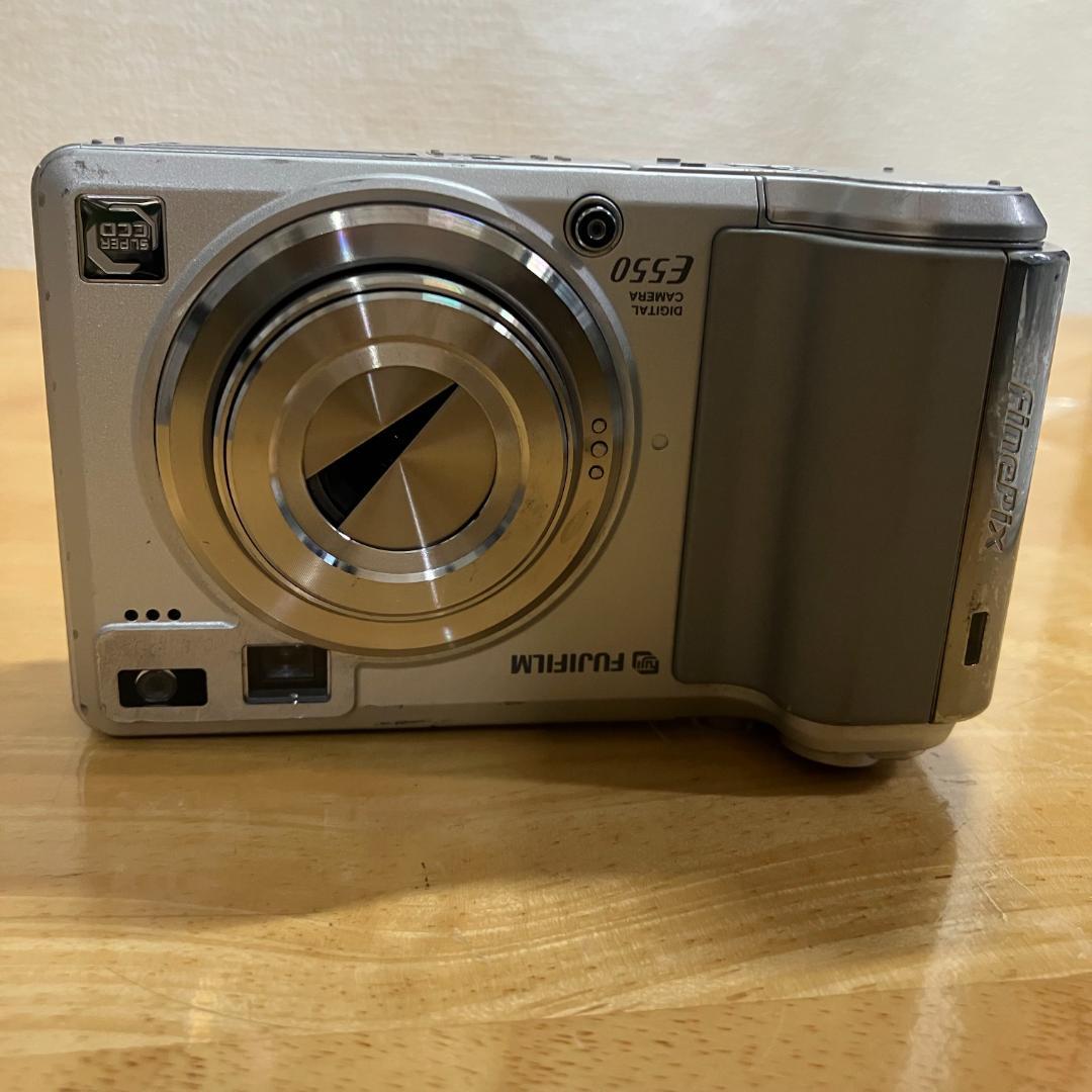 Fujifilm E550 コンパクトデジタルカメラ#E10