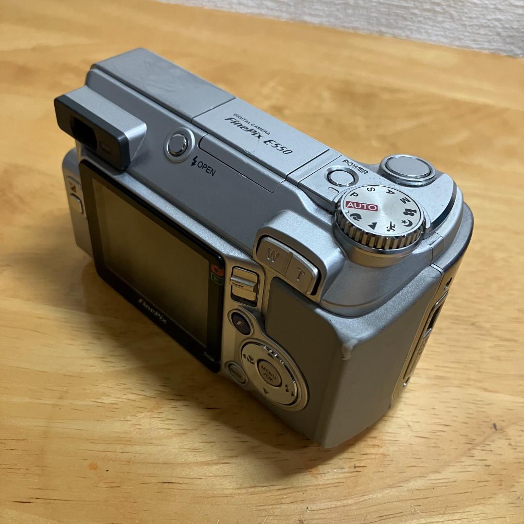 Fujifilm E550 コンパクトデジタルカメラ#E10