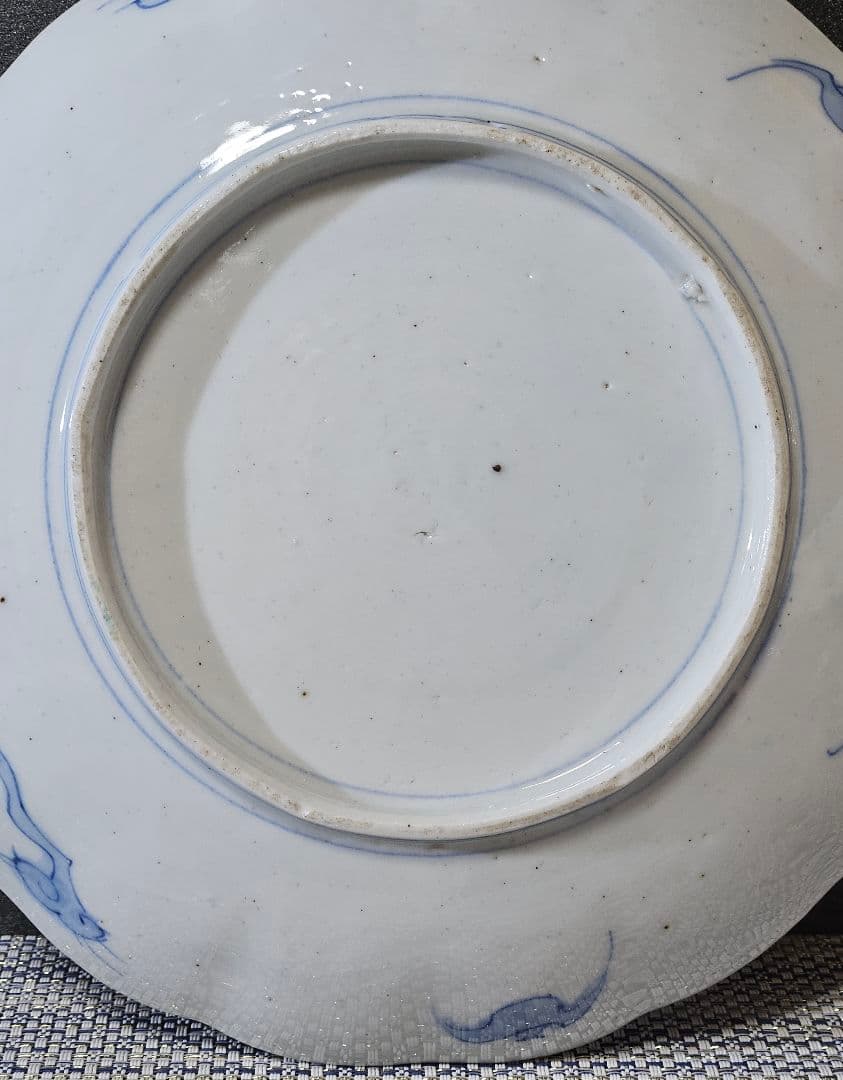 江戸時代末期～明治時代　錦手　金彩色絵　松鶴図　金彩赤絵亀甲文　21.8cm皿