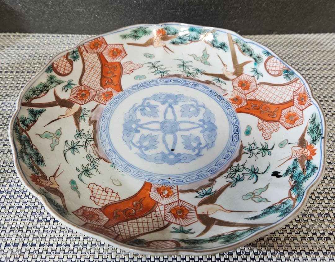 江戸時代末期～明治時代　錦手　金彩色絵　松鶴図　金彩赤絵亀甲文　21.8cm皿