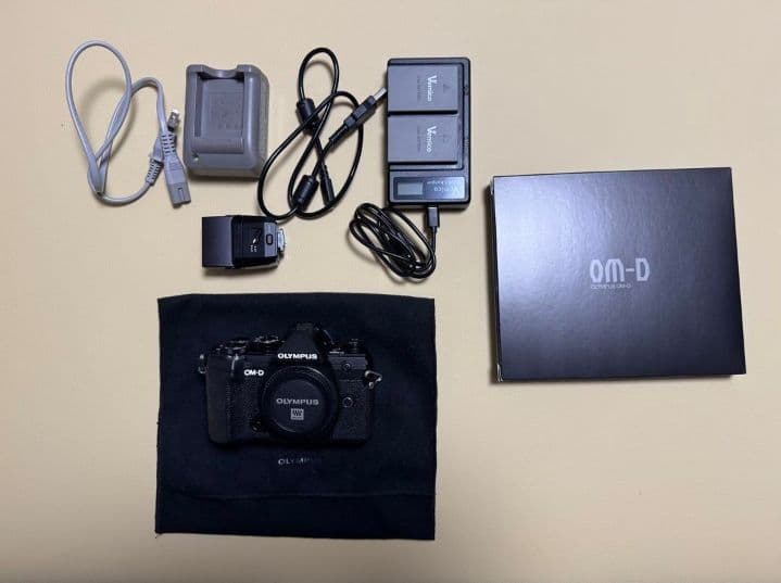 【美品】OLYMPUS OM-D E-M5 Mark III 本体　元箱付