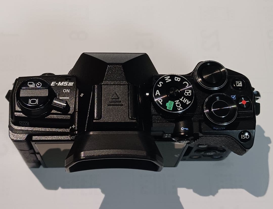 【美品】OLYMPUS OM-D E-M5 Mark III 本体　元箱付